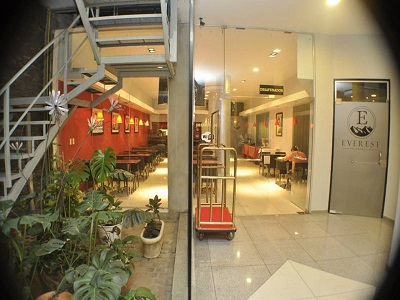 Hotel Everest